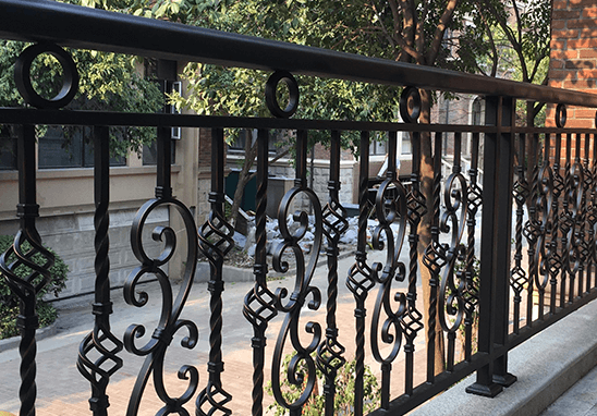 鋅鋼欄桿有哪些應(yīng)用優(yōu)勢(shì)？